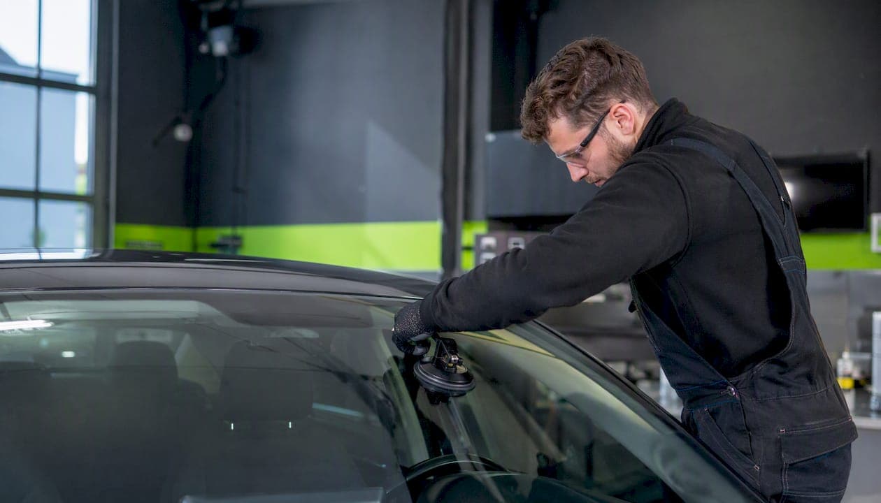 Vitre teinté voiture : prise en charge assurance guide